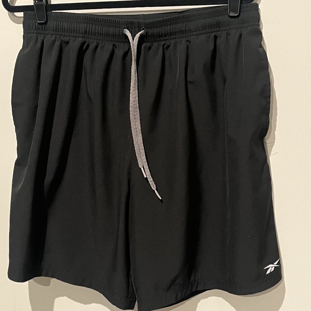 Reebok Men’s Shorts, Size XL, Smoke-Free Home